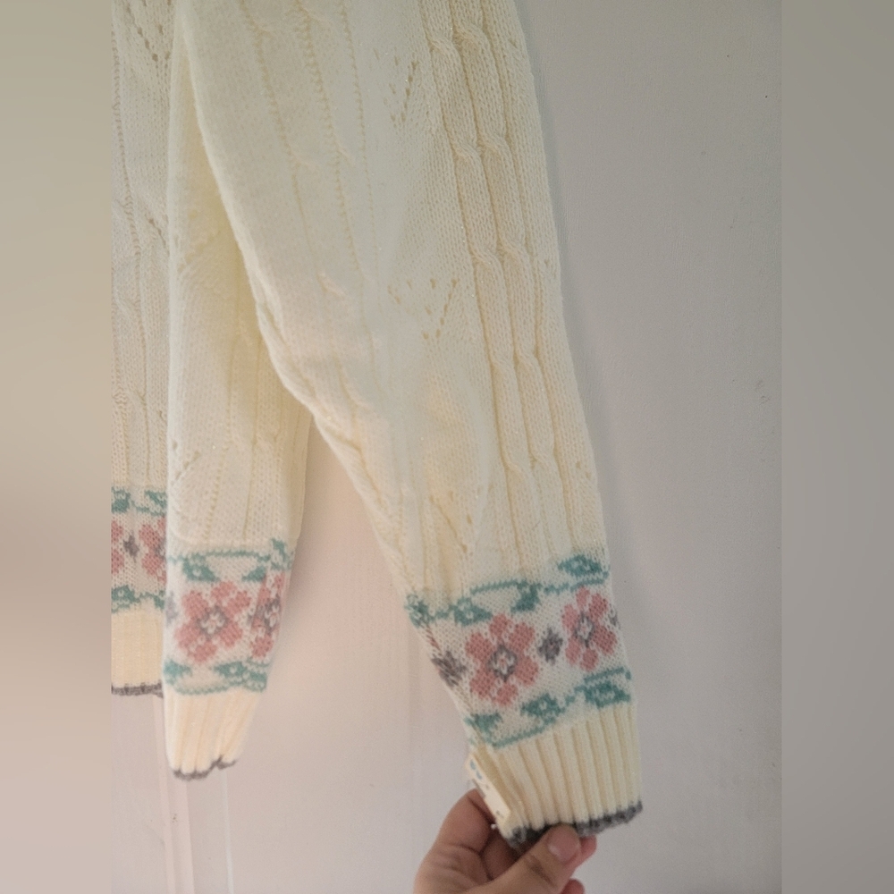 Cricket Lane Cozy Cream Floral  button-down collar Sweater Vintage - Picture 4 of 8